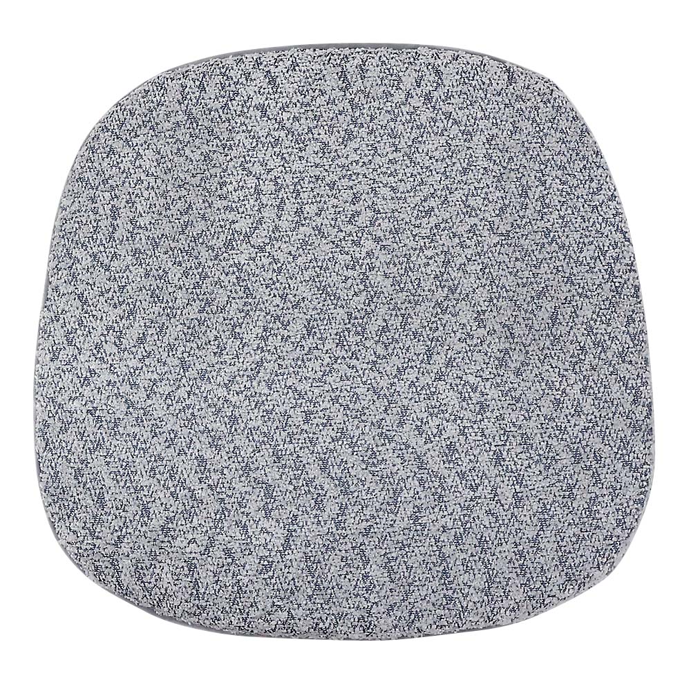 ソファでくつろぐクッション　バテイ　ＧＹ　４３ｘ４１ｃｍ