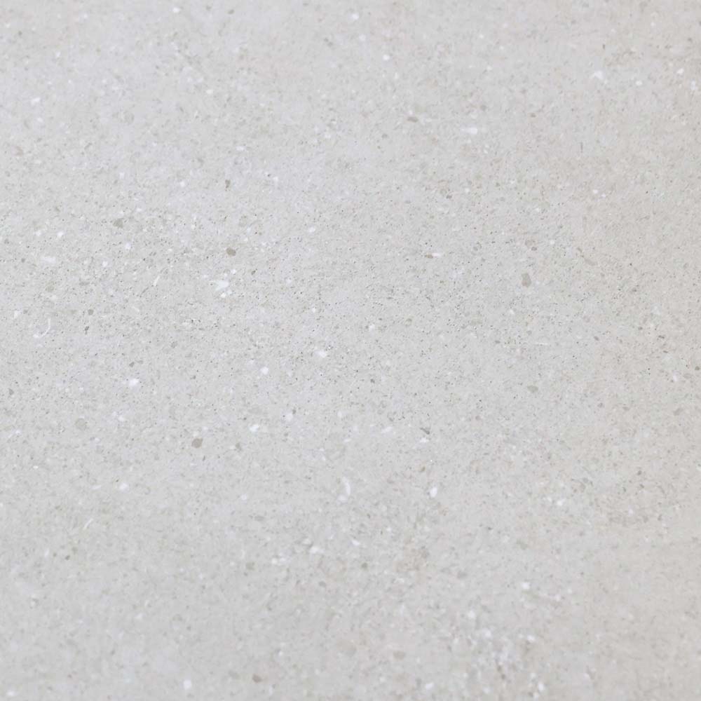 セラミックタイル　ホワイト　３００ｘ３００ｘ９．５ｍｍ